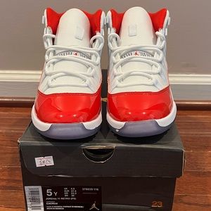 Jordan retro 11’s Cherry boys sneakers